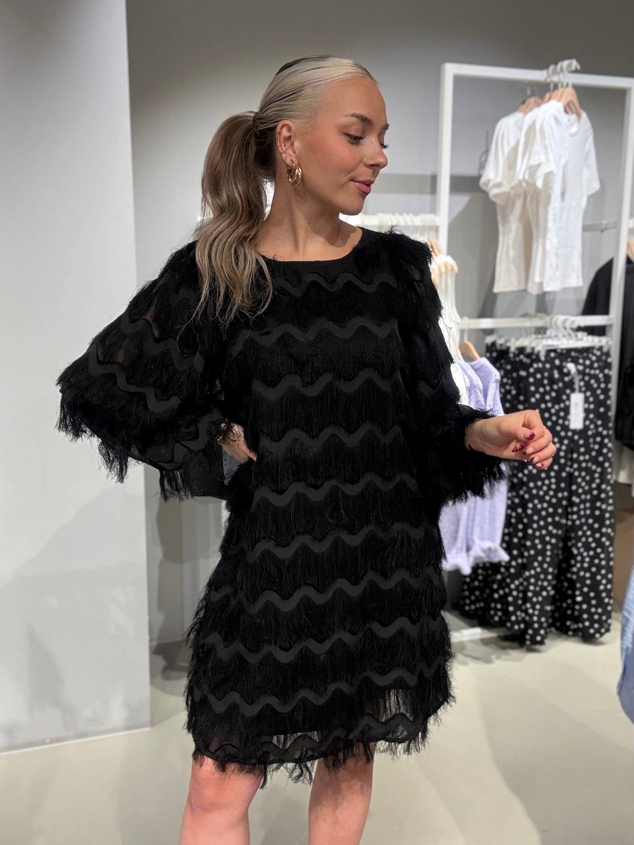 VIPESUA Short Dress - Black